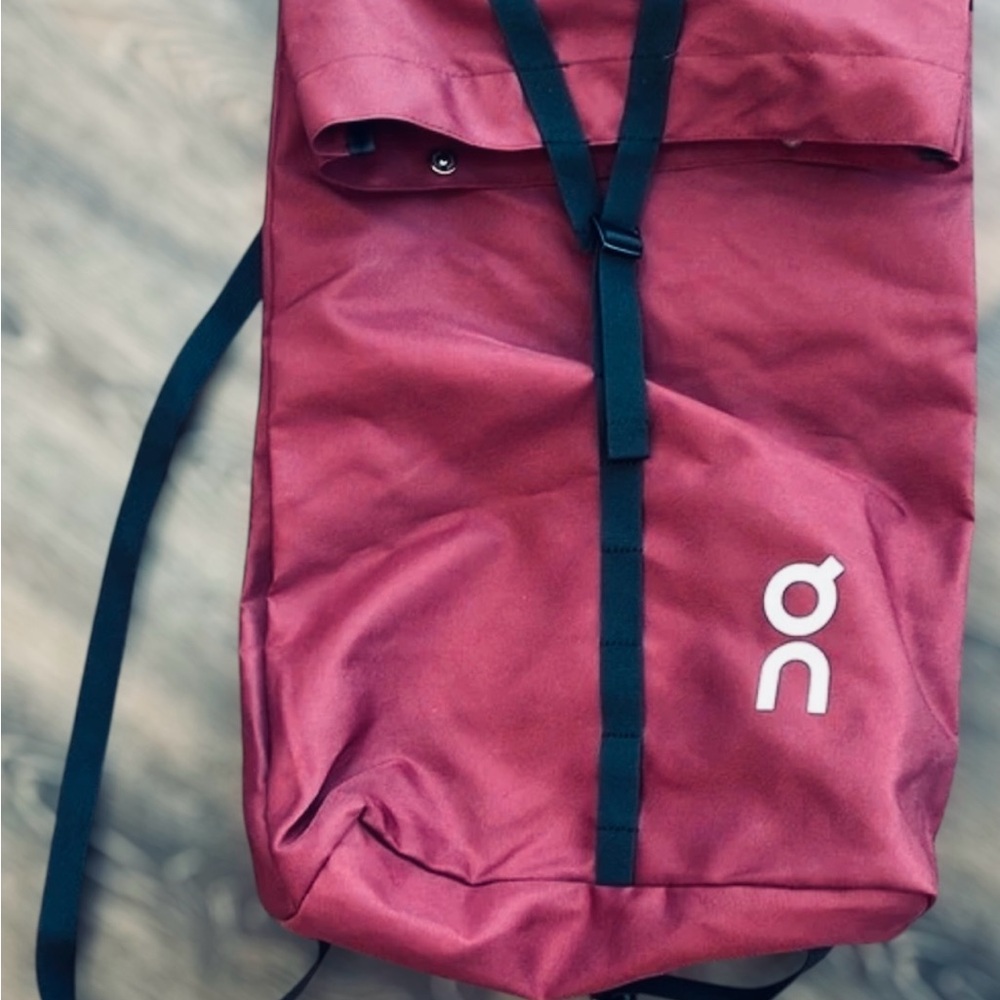 On Cloud Running Running Backpack - image 1